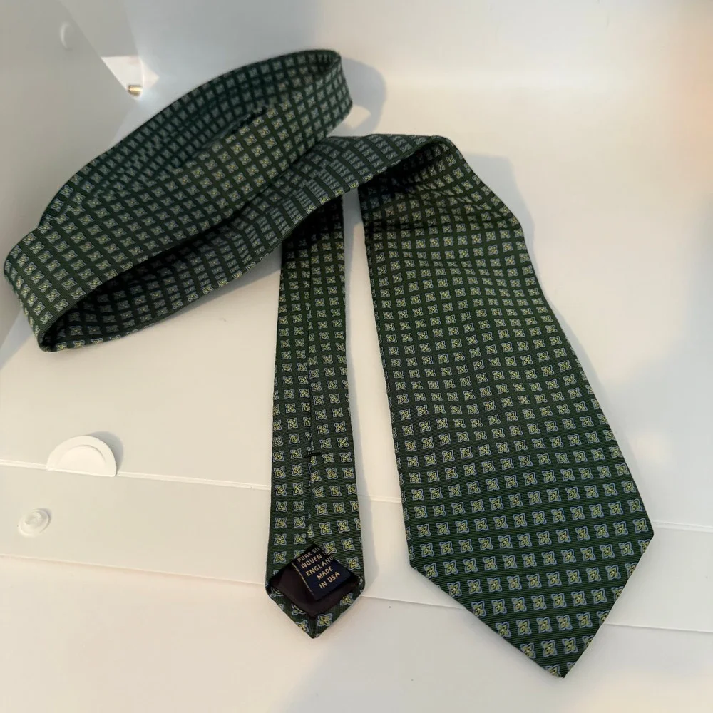 Brooks Brothers 346 Mens Silk Tie Green Martini Glass Novelty Print USA Made
